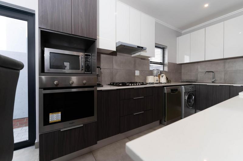 To Let 3 Bedroom Property for Rent in Bryanston Gauteng