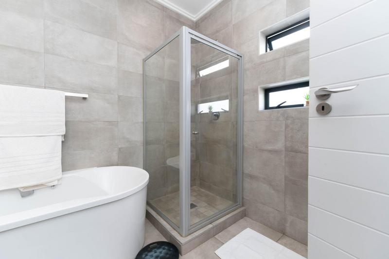 To Let 3 Bedroom Property for Rent in Bryanston Gauteng
