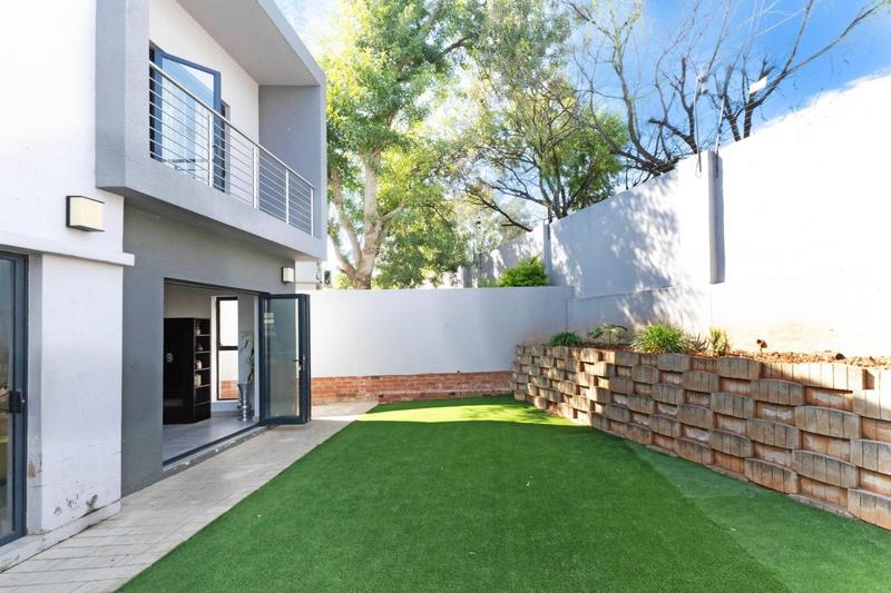 To Let 3 Bedroom Property for Rent in Bryanston Gauteng