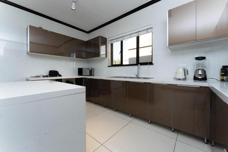 To Let 4 Bedroom Property for Rent in Craigavon Gauteng