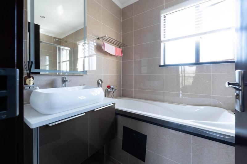 To Let 4 Bedroom Property for Rent in Craigavon Gauteng