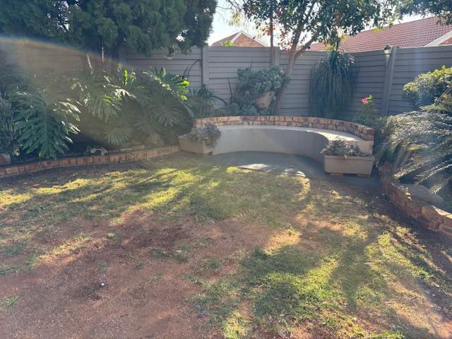 3 Bedroom Property for Sale in Rooihuiskraal North Gauteng