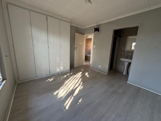3 Bedroom Property for Sale in Rooihuiskraal North Gauteng