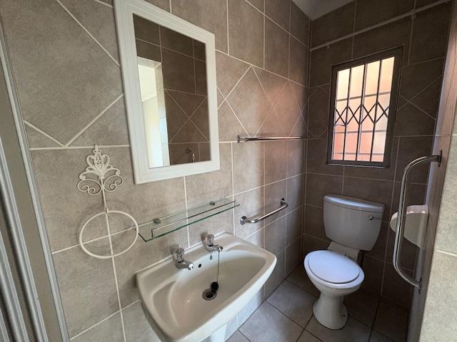 3 Bedroom Property for Sale in Rooihuiskraal North Gauteng