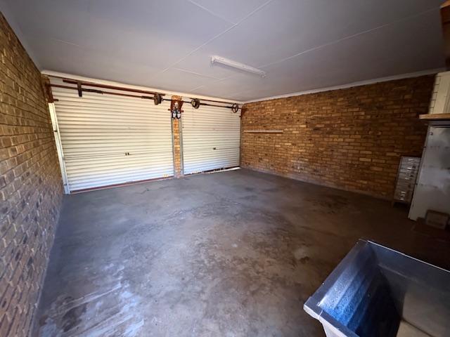 3 Bedroom Property for Sale in Rooihuiskraal North Gauteng