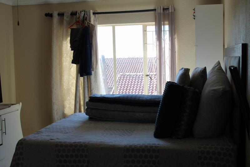 To Let 2 Bedroom Property for Rent in Randburg Central Gauteng