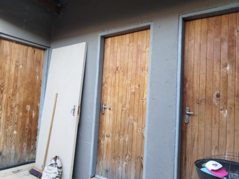 3 Bedroom Property for Sale in Umfuyaneni Gauteng