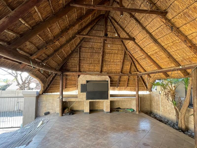 Commercial Property for Sale in Rooihuiskraal Gauteng