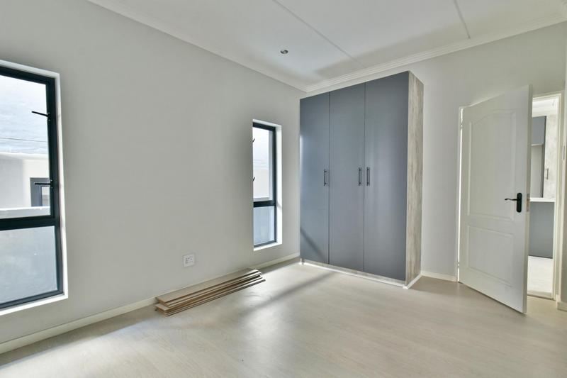 2 Bedroom Property for Sale in Bryanston Gauteng