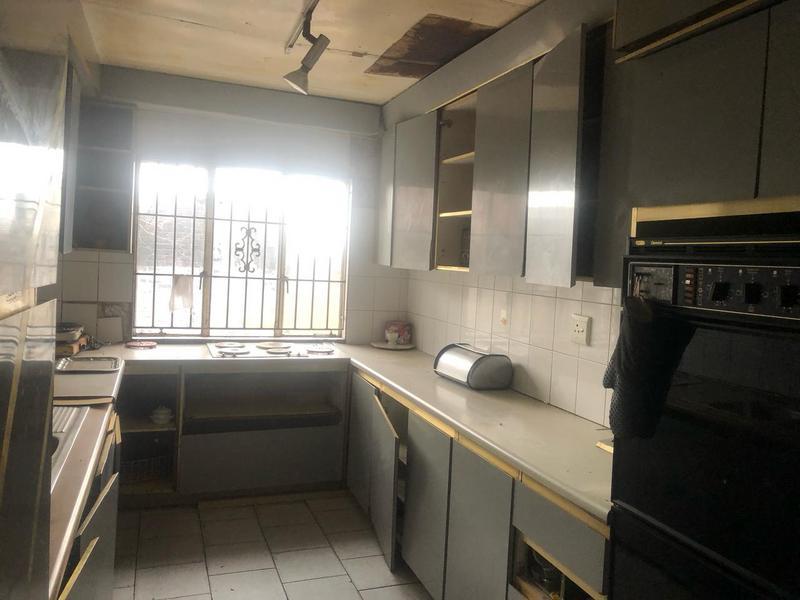 5 Bedroom Property for Sale in La Rochelle Gauteng