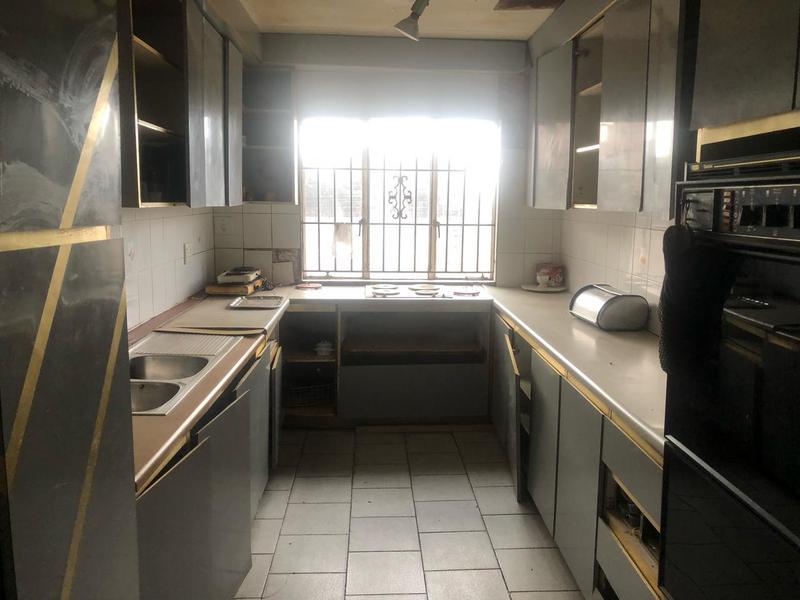 5 Bedroom Property for Sale in La Rochelle Gauteng
