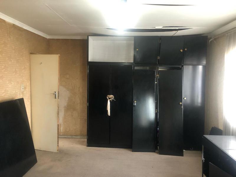 5 Bedroom Property for Sale in La Rochelle Gauteng