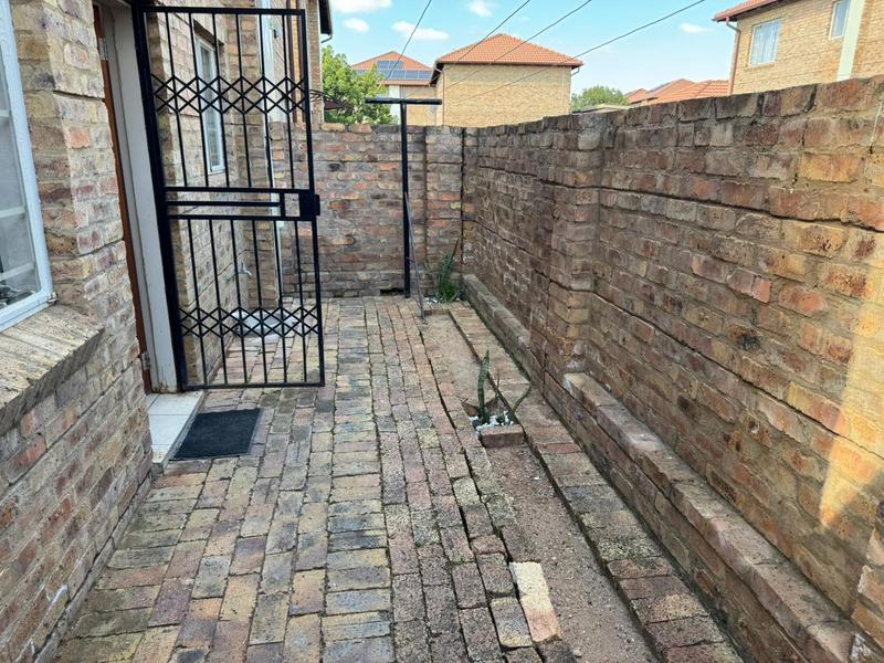 3 Bedroom Property for Sale in Annlin Gauteng