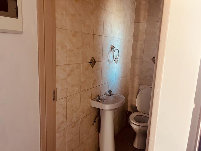 2 Bedroom Property for Sale in Gezina Gauteng