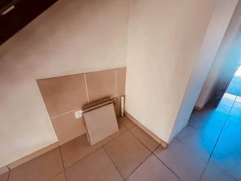 2 Bedroom Property for Sale in Gezina Gauteng