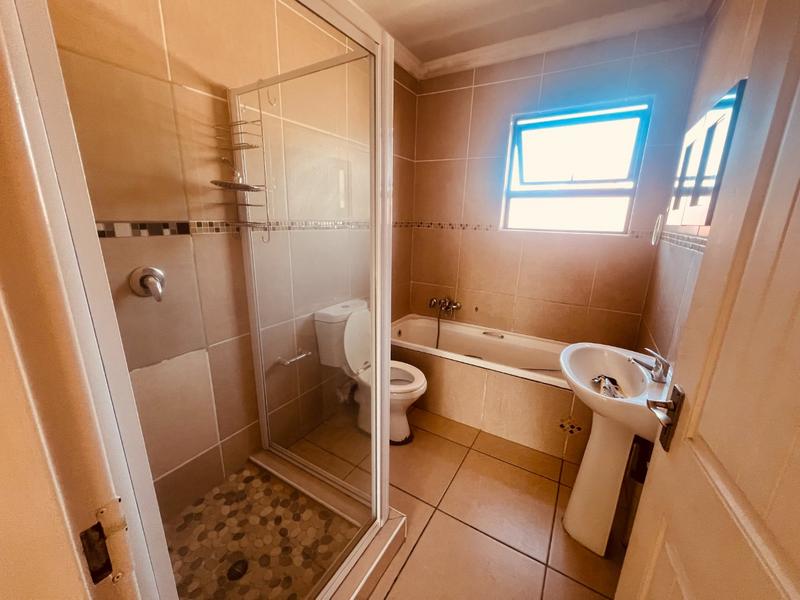 2 Bedroom Property for Sale in Gezina Gauteng