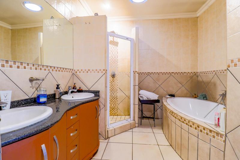 5 Bedroom Property for Sale in Midstream Estate Gauteng