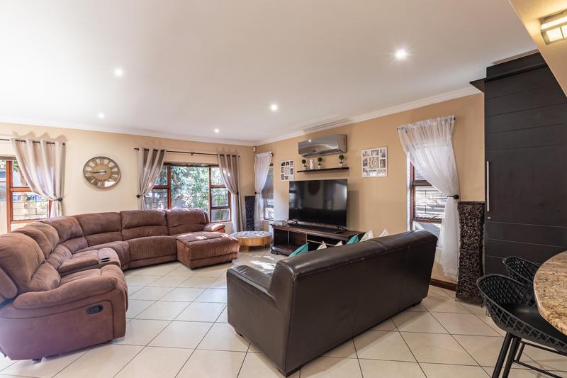 3 Bedroom Property for Sale in Ruimsig Gauteng