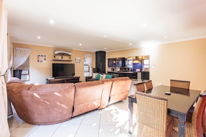 3 Bedroom Property for Sale in Ruimsig Gauteng