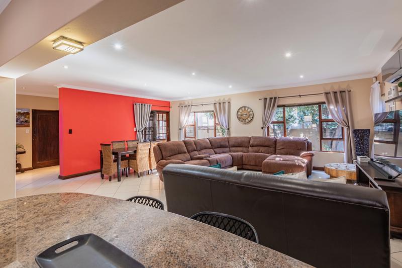 3 Bedroom Property for Sale in Ruimsig Gauteng