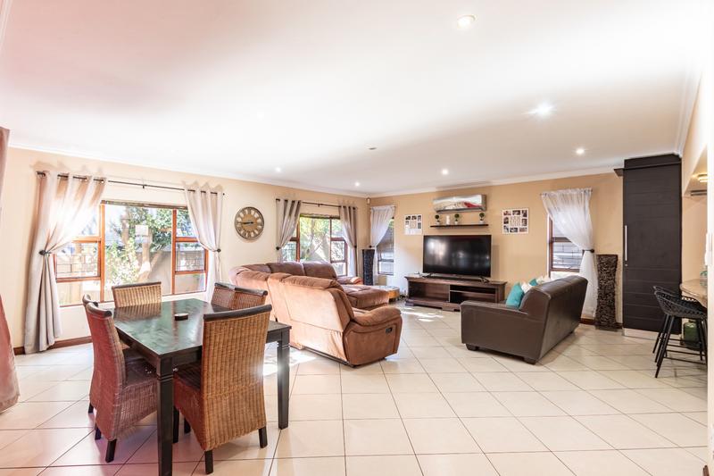3 Bedroom Property for Sale in Ruimsig Gauteng