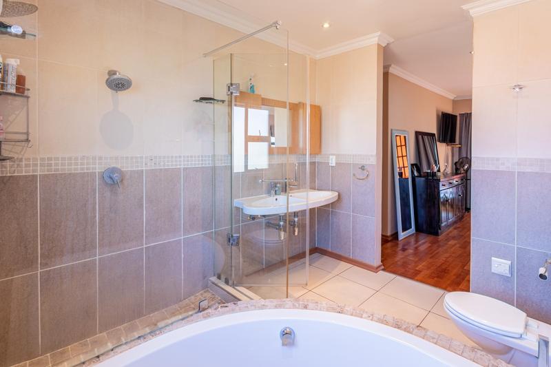3 Bedroom Property for Sale in Ruimsig Gauteng