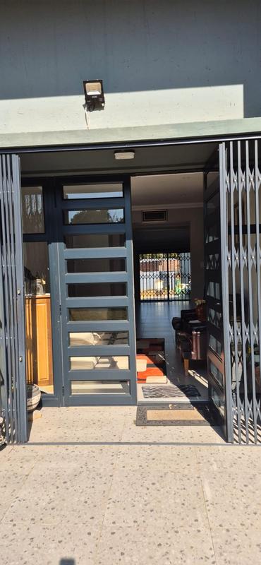 To Let 3 Bedroom Property for Rent in Roosevelt Park Gauteng