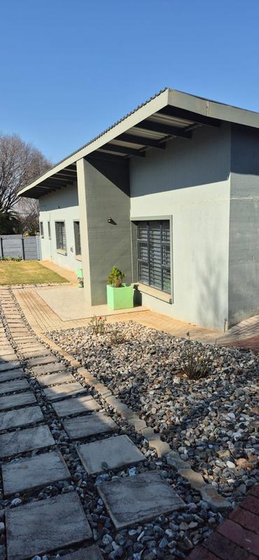 To Let 3 Bedroom Property for Rent in Roosevelt Park Gauteng