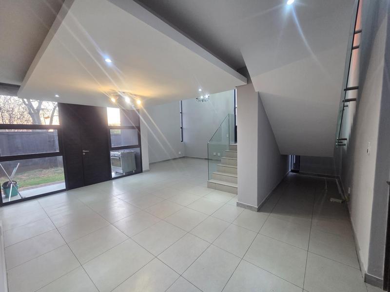 To Let 3 Bedroom Property for Rent in Raslouw Gauteng