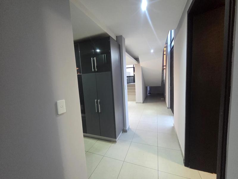 To Let 3 Bedroom Property for Rent in Raslouw Gauteng
