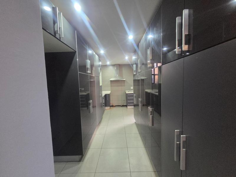 To Let 3 Bedroom Property for Rent in Raslouw Gauteng
