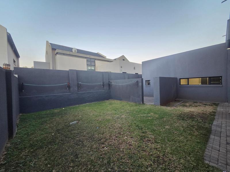 To Let 3 Bedroom Property for Rent in Raslouw Gauteng