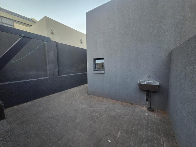 To Let 3 Bedroom Property for Rent in Raslouw Gauteng