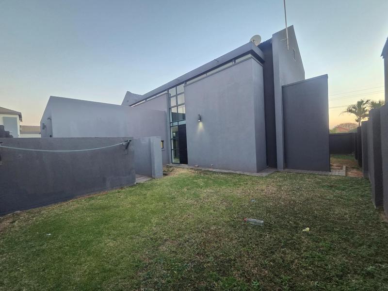 To Let 3 Bedroom Property for Rent in Raslouw Gauteng