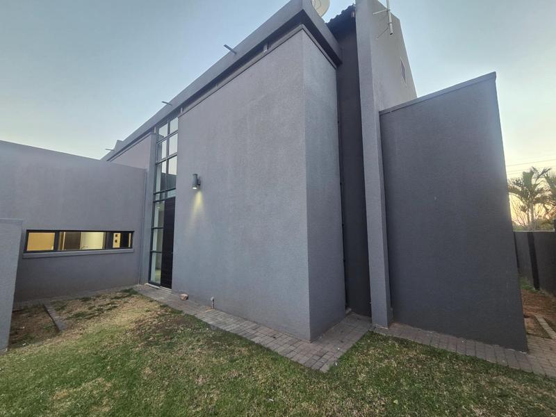 To Let 3 Bedroom Property for Rent in Raslouw Gauteng
