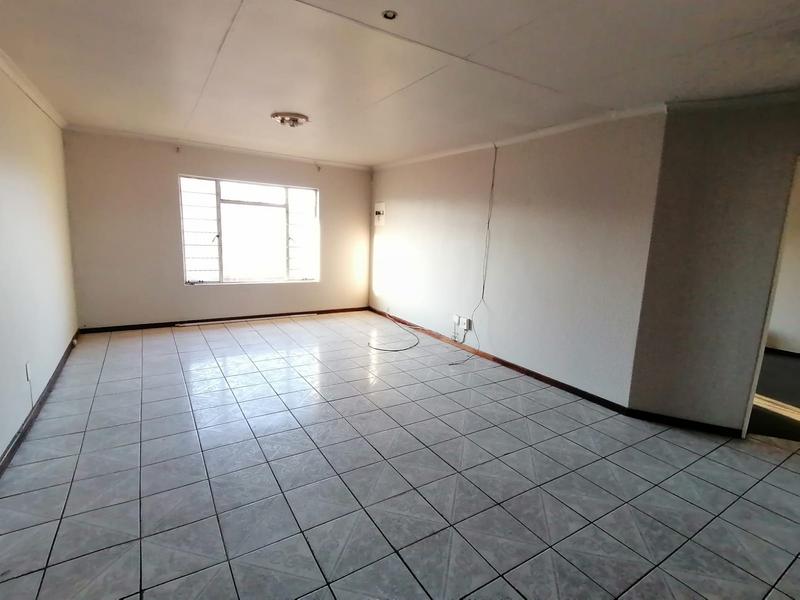 To Let 2 Bedroom Property for Rent in Sonneveld Gauteng