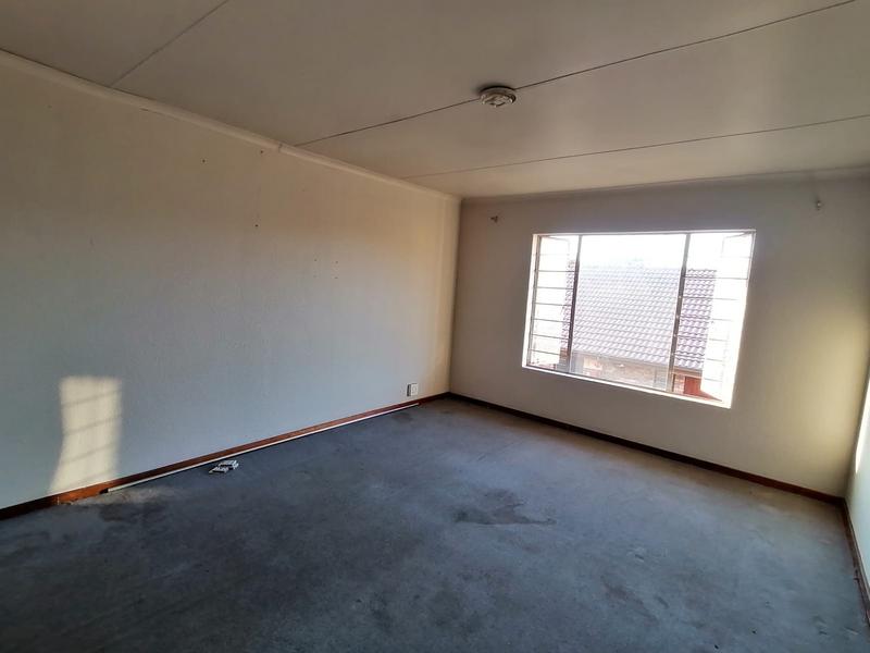 To Let 2 Bedroom Property for Rent in Sonneveld Gauteng