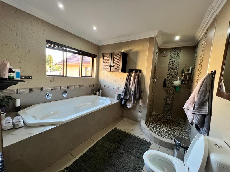 3 Bedroom Property for Sale in Dalpark Proper Gauteng