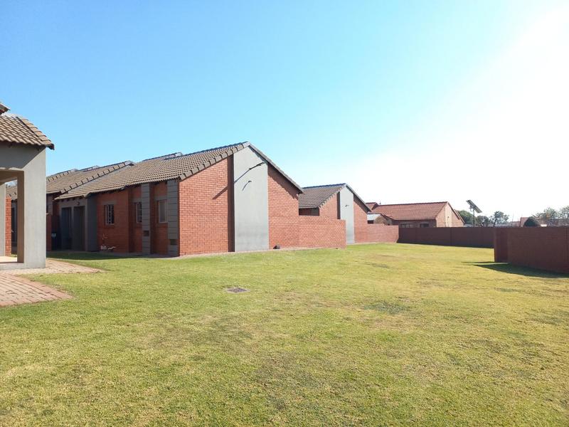 To Let 3 Bedroom Property for Rent in Monavoni Gauteng