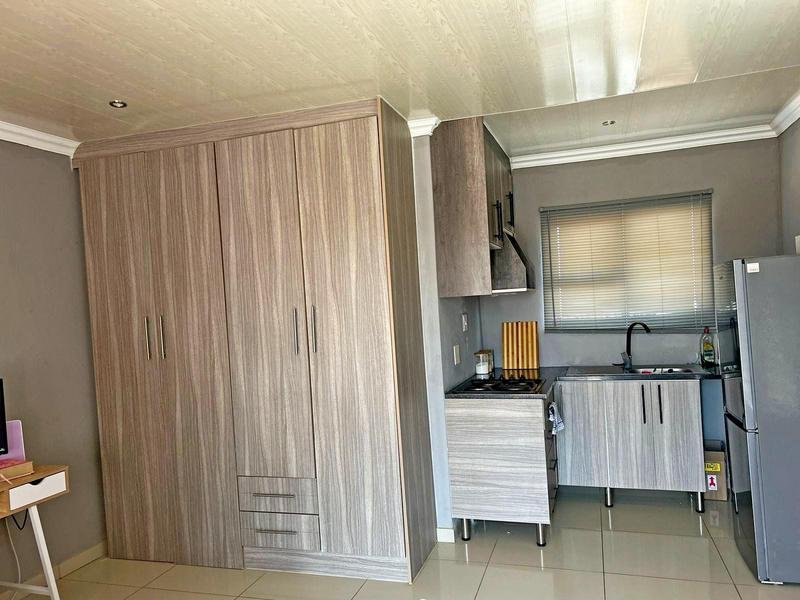 8 Bedroom Property for Sale in Clayville Gauteng