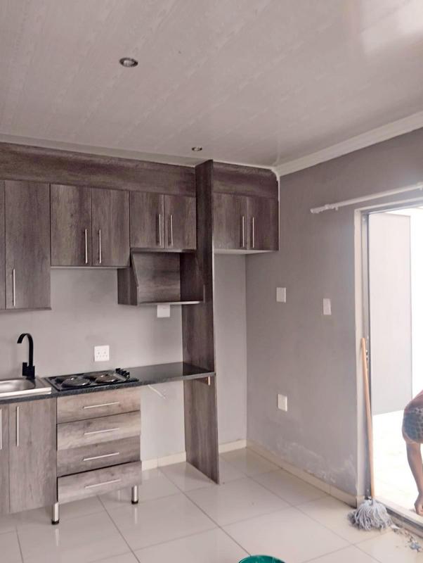 8 Bedroom Property for Sale in Clayville Gauteng