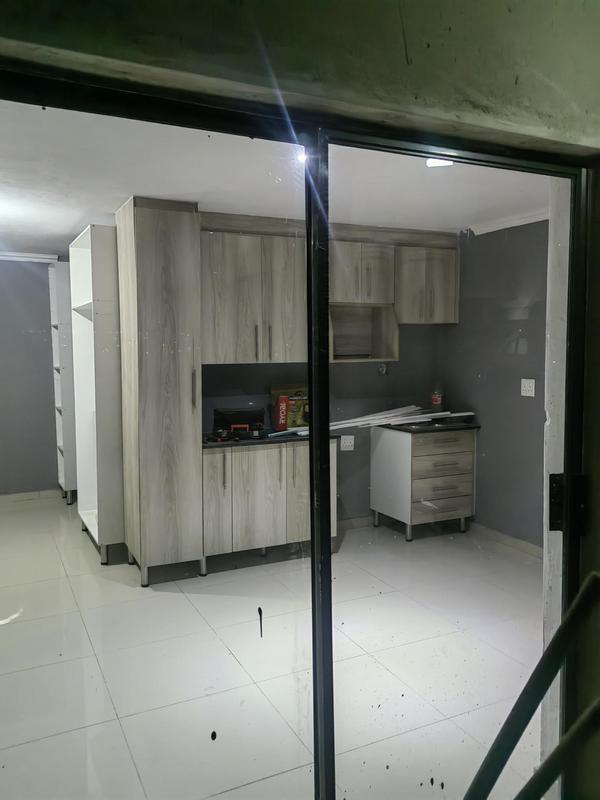 8 Bedroom Property for Sale in Clayville Gauteng
