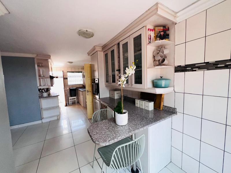 4 Bedroom Property for Sale in Clayville Gauteng