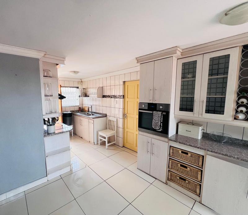 4 Bedroom Property for Sale in Clayville Gauteng