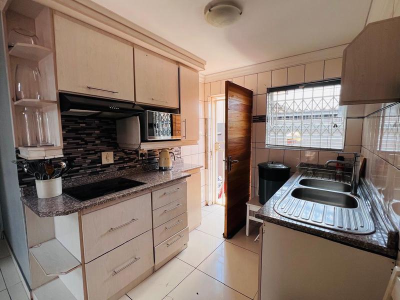 4 Bedroom Property for Sale in Clayville Gauteng