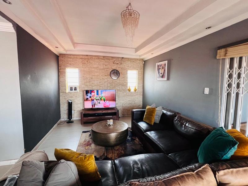 4 Bedroom Property for Sale in Clayville Gauteng