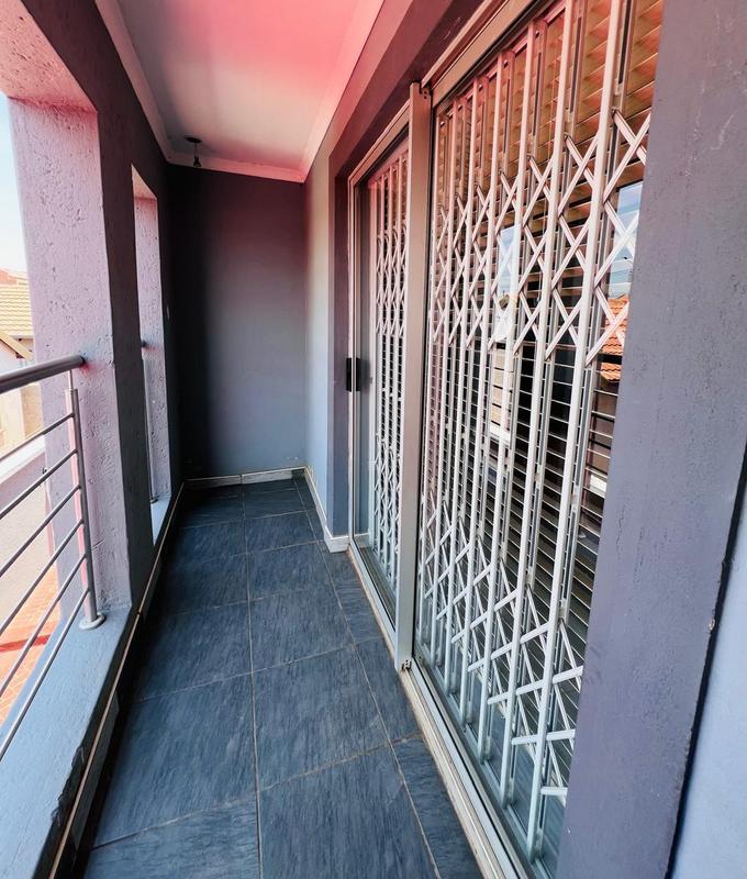 4 Bedroom Property for Sale in Clayville Gauteng
