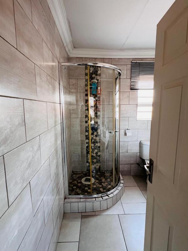 4 Bedroom Property for Sale in Clayville Gauteng