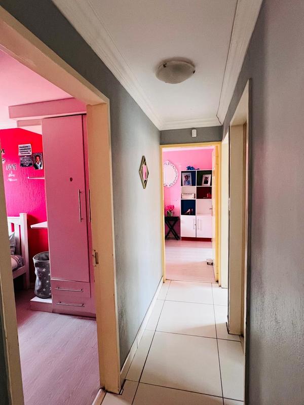 4 Bedroom Property for Sale in Clayville Gauteng