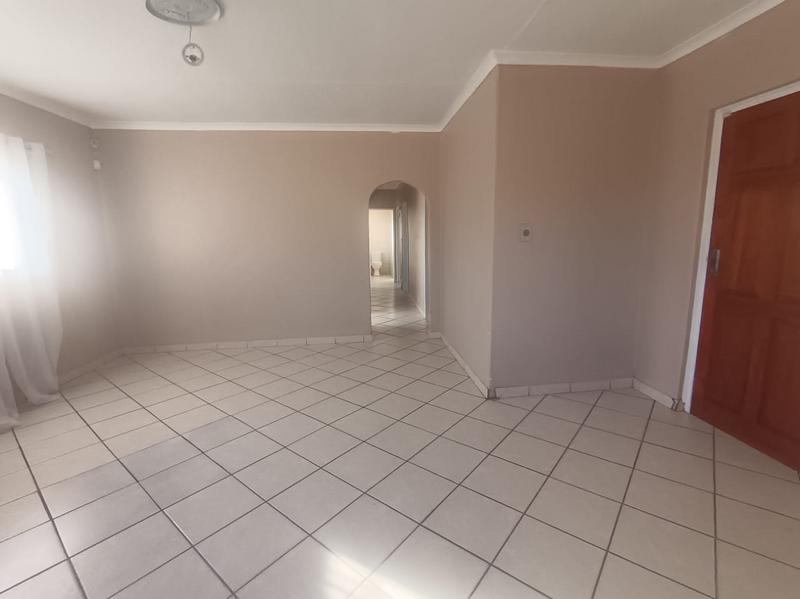 To Let 3 Bedroom Property for Rent in Strubenvale Gauteng